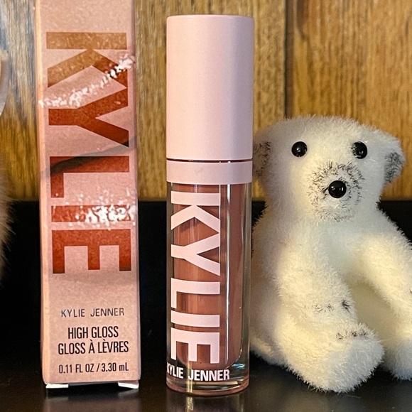 KYLIE COSMETICS High Gloss In 802 Candy K (Warm Pink Nude) - Picture 8 of 9